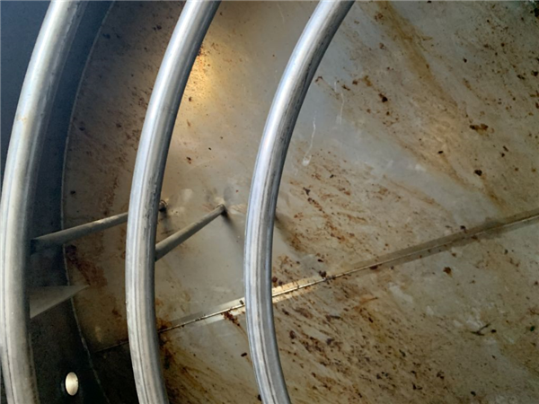 7-1/2' Dia. X 18' L Ss 6,000 Gallon Agitated Tank)